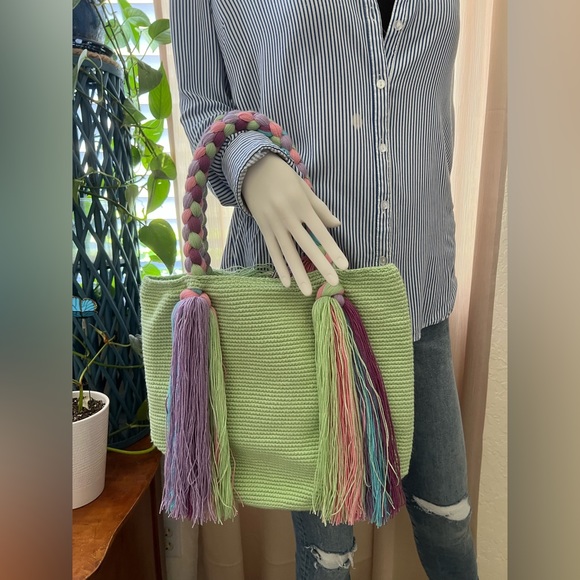 Cute Pastel Green Handwoven Tote Bag - Kawaii-Inspired Flirty Summer Bag - Picture 5 of 6